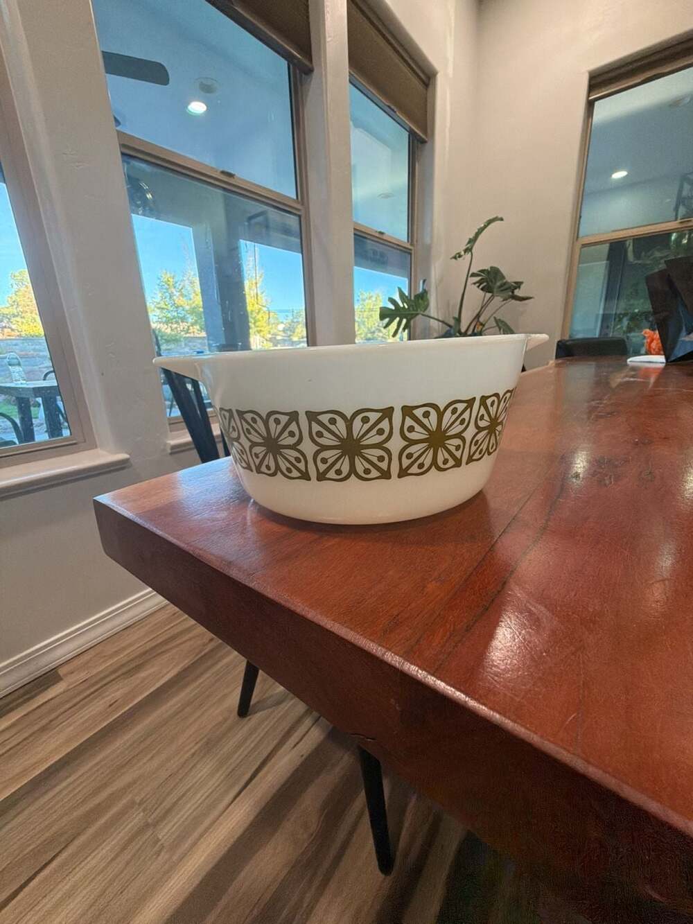 Vintage Pyrex Verde Square Flower 2.5 Qt Casserole Dish 475-B